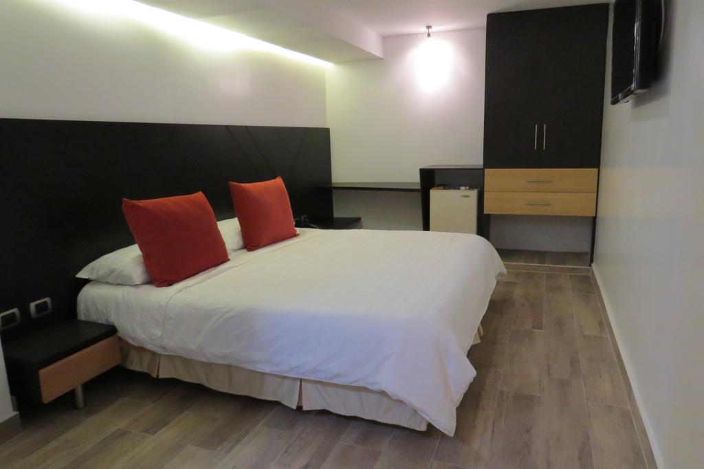 Hotel Leon Dorado بوكارامانغا الغرفة الصورة
