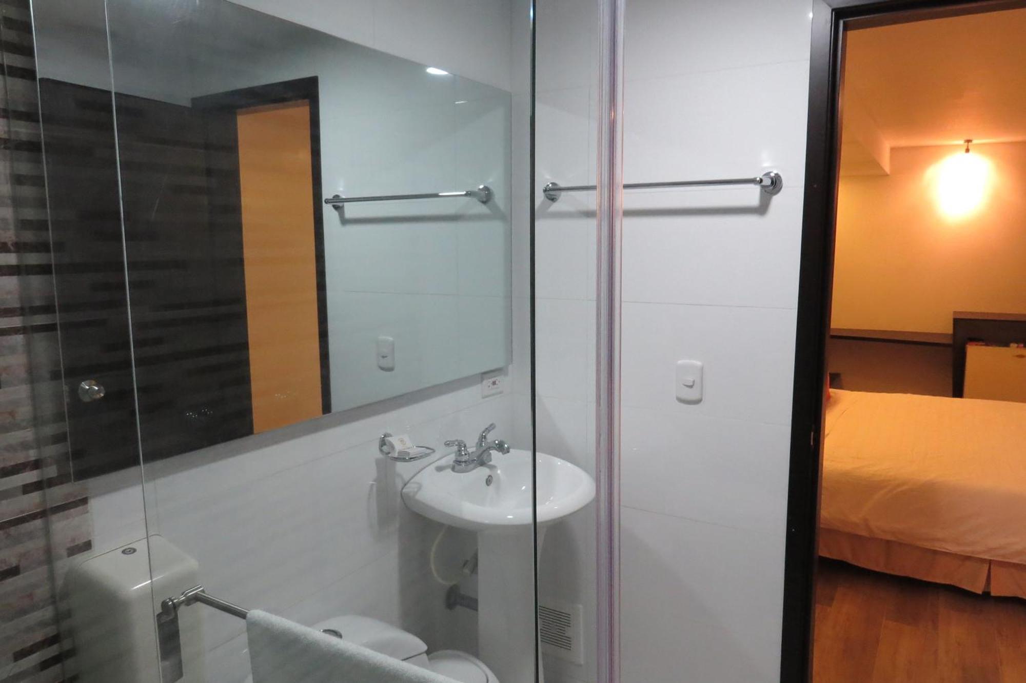 Hotel Leon Dorado بوكارامانغا الغرفة الصورة